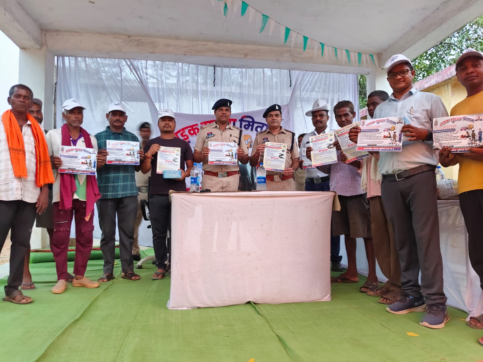 जांजगीर-चांपा पुलिस की राहवीर पहल: सड़क सुरक्षा जागरूकता अभियान में 1300 नागरिकों ने दिखाया उत्साह