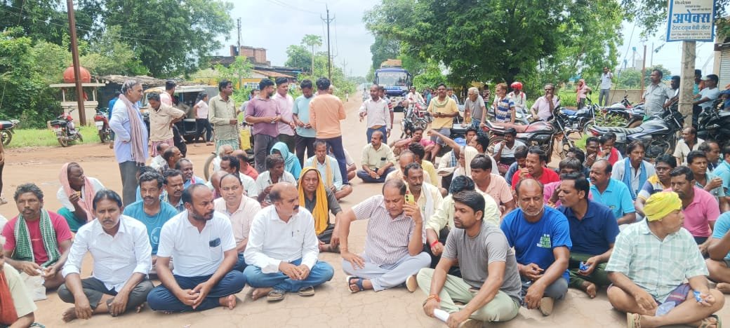 लगातार बारिश से खिले किसानों के चेहरे