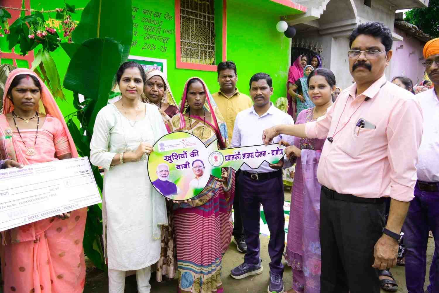 जांजगीर चांपा में प्रधानमंत्री श्री नरेन्द्र मोदी के करकमलों से हुआ 3.51 लाख पीएम आवास का गृह प्रवेश