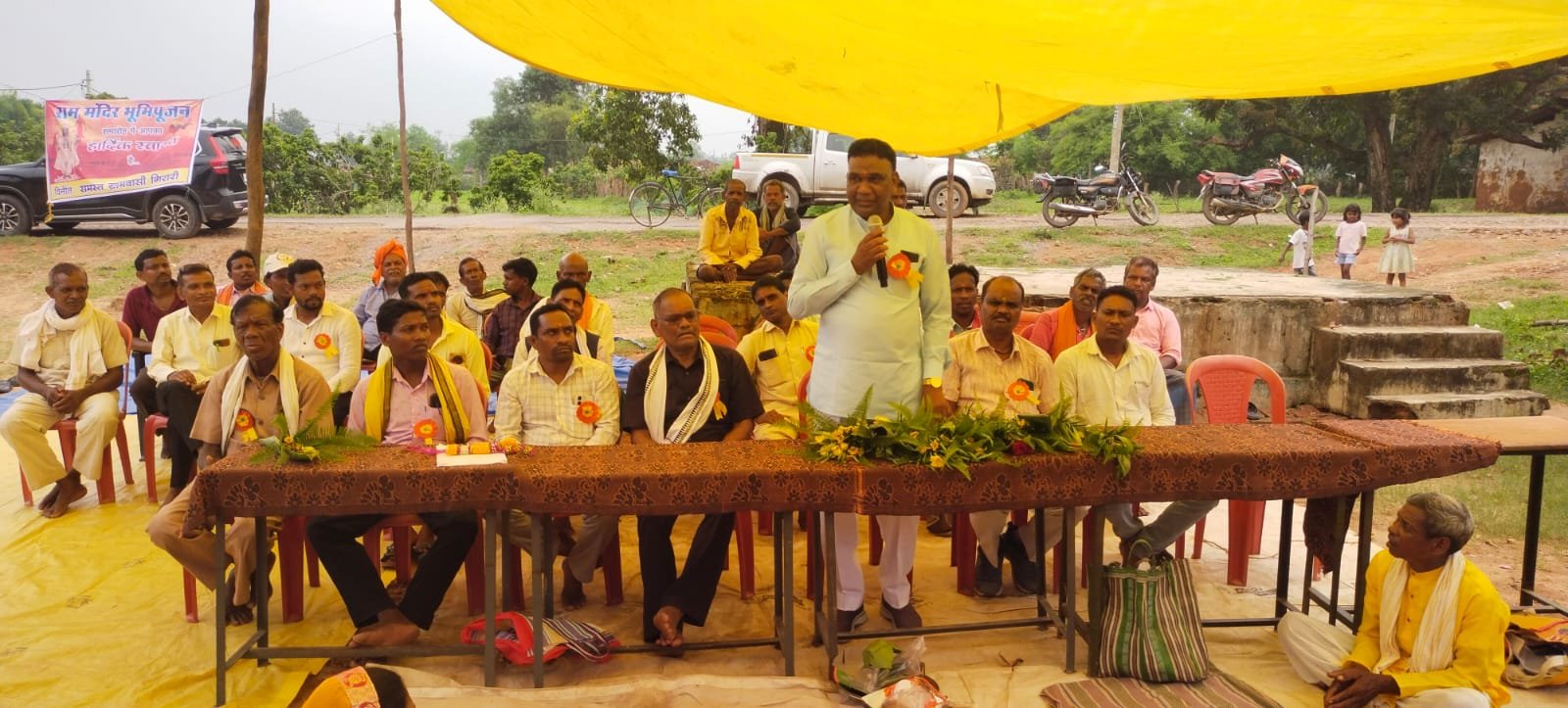 ग्राम गिरारी पहुंचे विधायक फूल सिंह राठिया, राम मंदिर भूमिपूजन में हुए शामिल