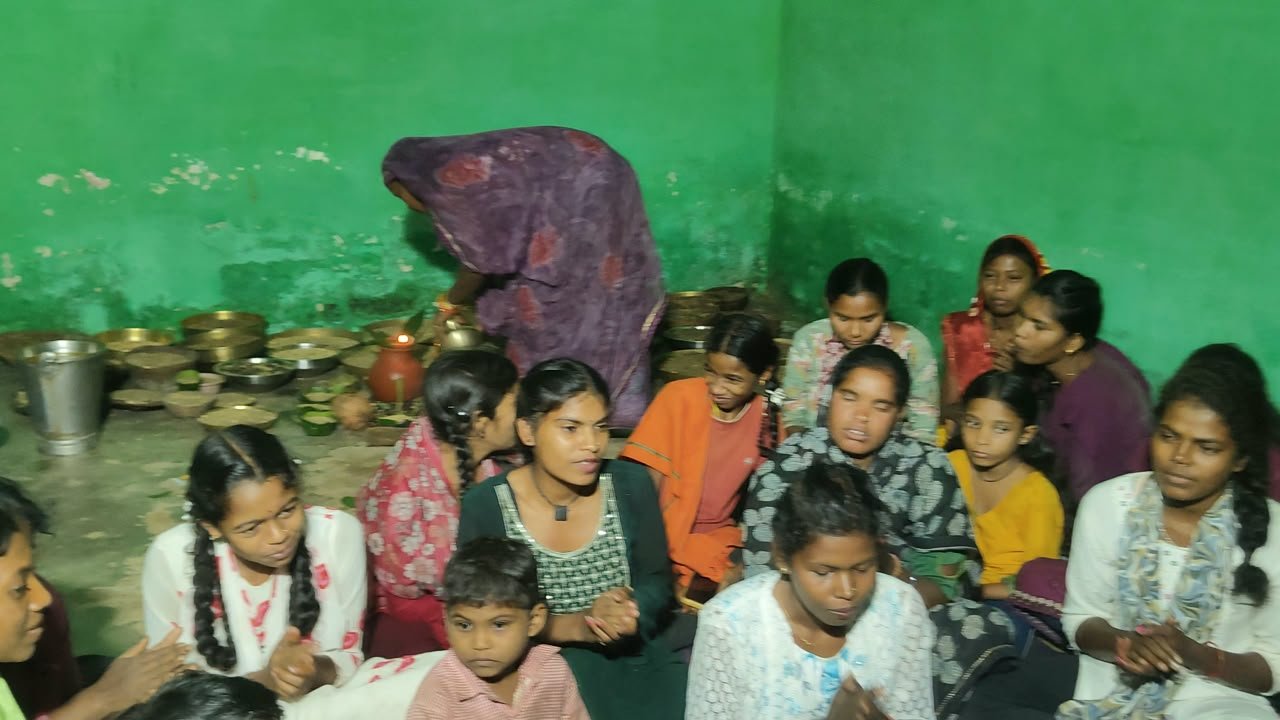 महिलामन एकजुट होके बोइन जवारा, हरछट के दिन होही विसर्जन