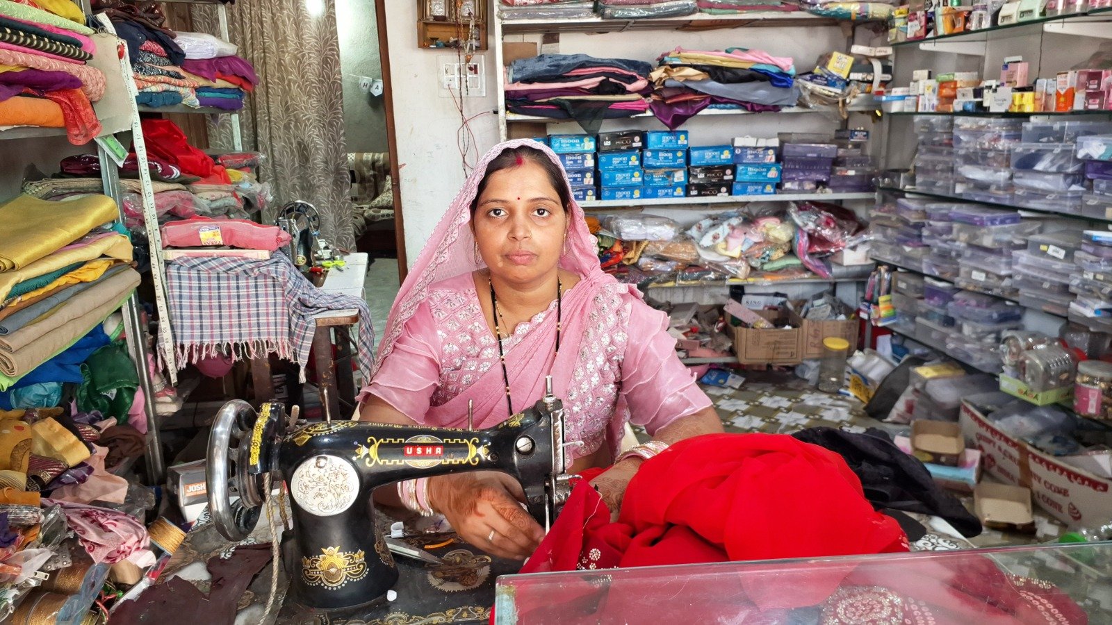 संघर्ष से स्वावलंबन तक पहुंची देवकुमारी, स्व-सहायता समूह से बनीं लखपति दीदी...
