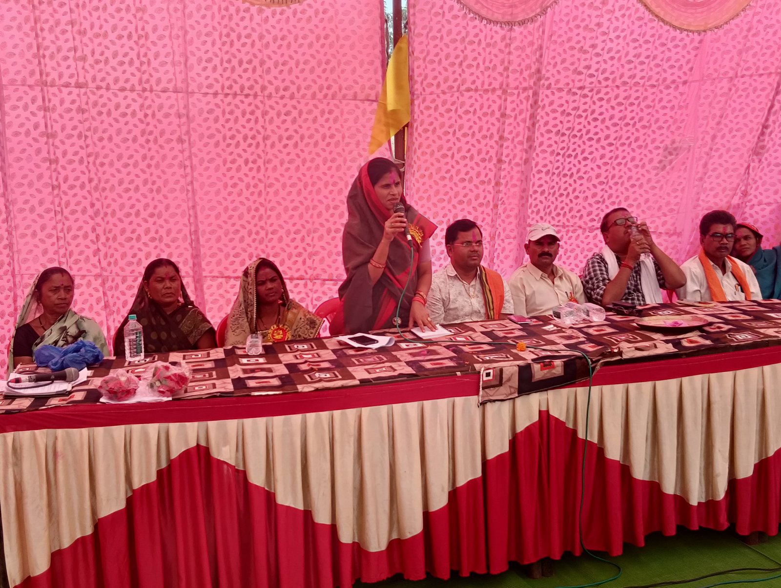 कर्मा माता जंयती कार्यक्रम ग्राम गहिराभेडी में शामिल हुई जिला पंचायत अध्यक्ष श्रीमती किरण रविन्द्र वैष्णव 