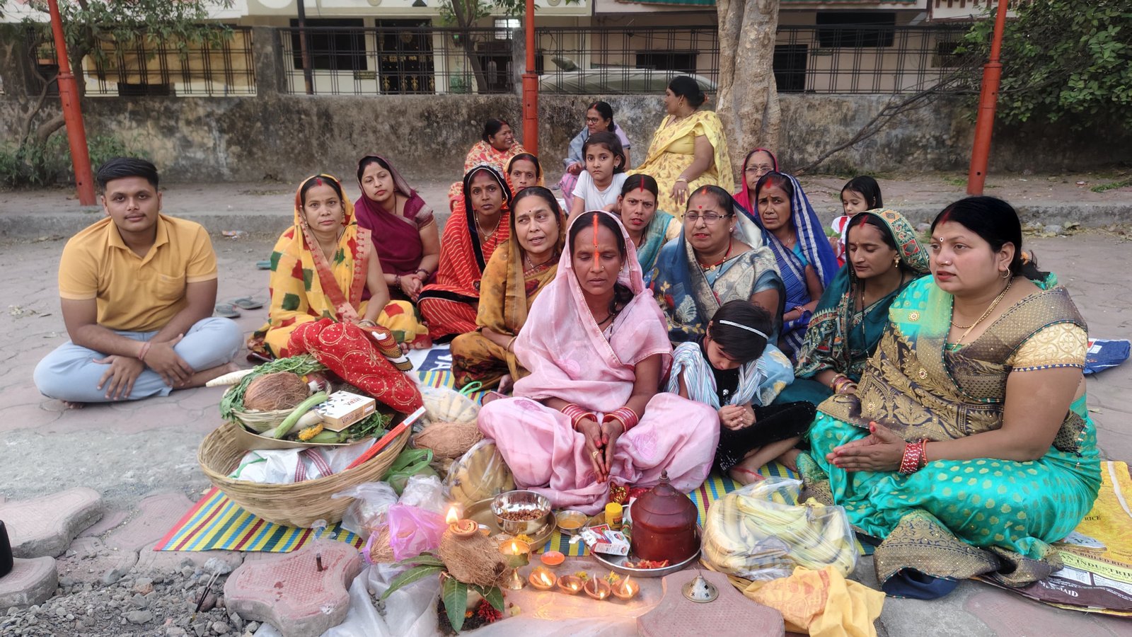 पीथमपुर में चैत माह के दौरान छठ पूजा का पर्व धूमधाम से मनाया गया, पड़े पूरी जानकारी