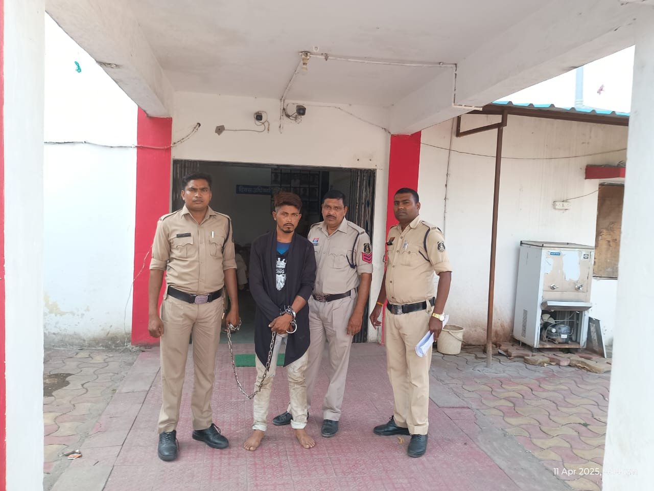 रात्रि में खड़े ट्रैक्टर चोरी करने वाले आरोपी को किया गिरफ्तार चौकी नैला पुलिस की त्वरित कार्यवाही