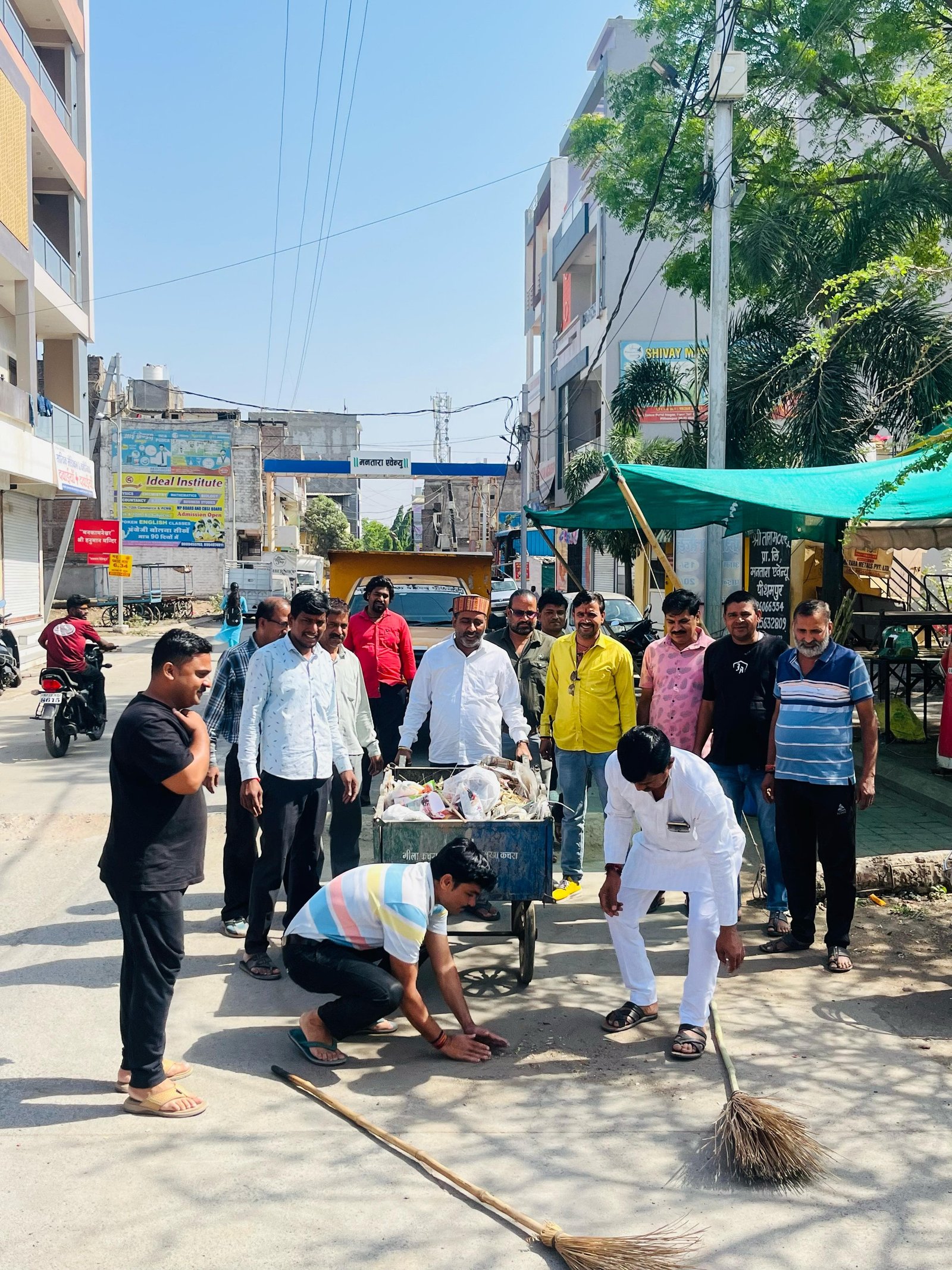 बाबा साहब अम्बेडकर जयंती पर चलाया स्वच्छता अभियान।