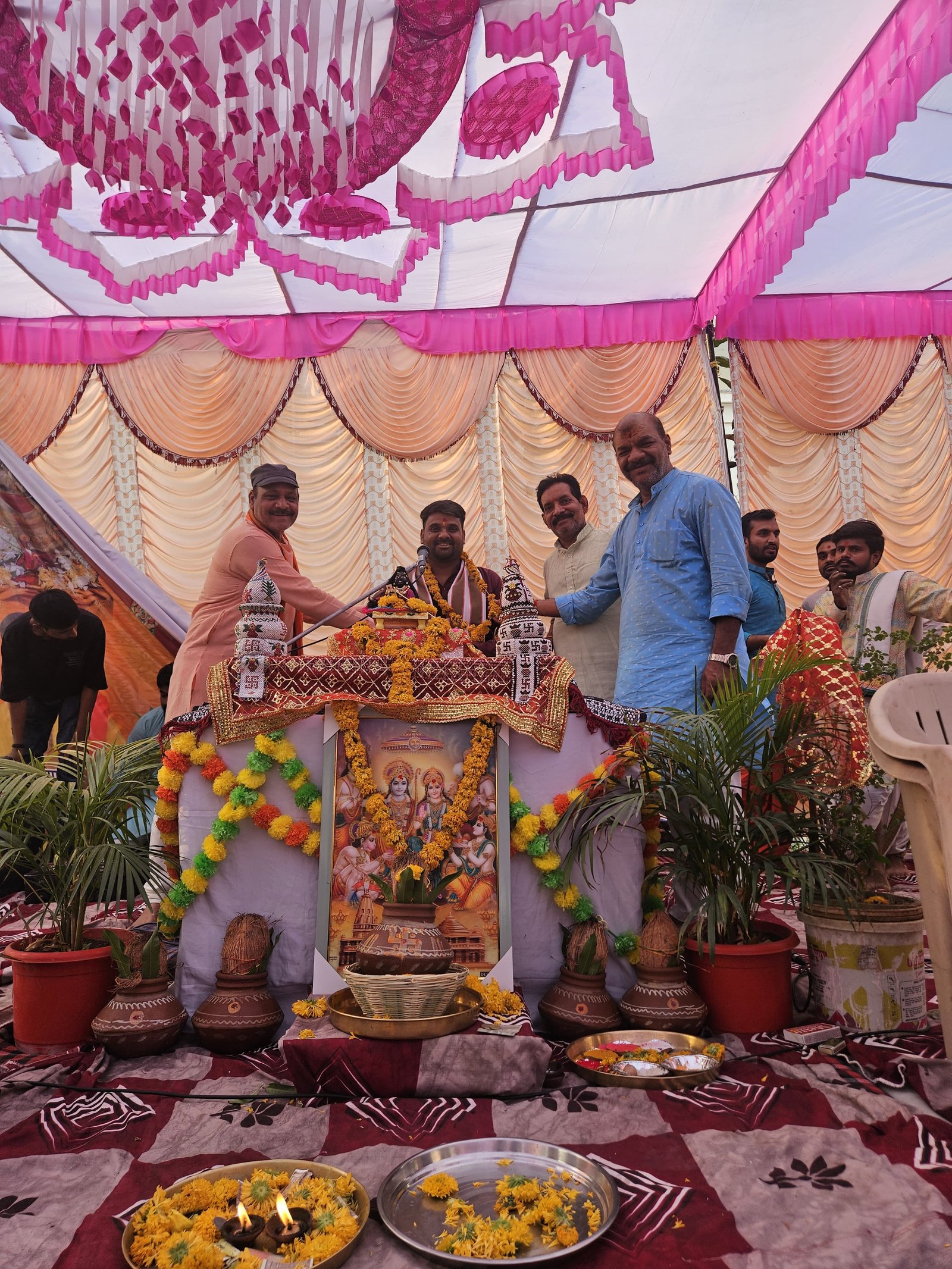 पीथमपुर इंडस टाउन फेज 1 में कलश यात्रा के साथ भागवत कथा शुरू 