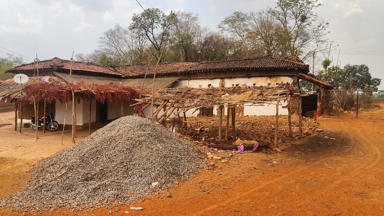 शासकीय भूमि पर किया अवैध तरीके से कब्जा