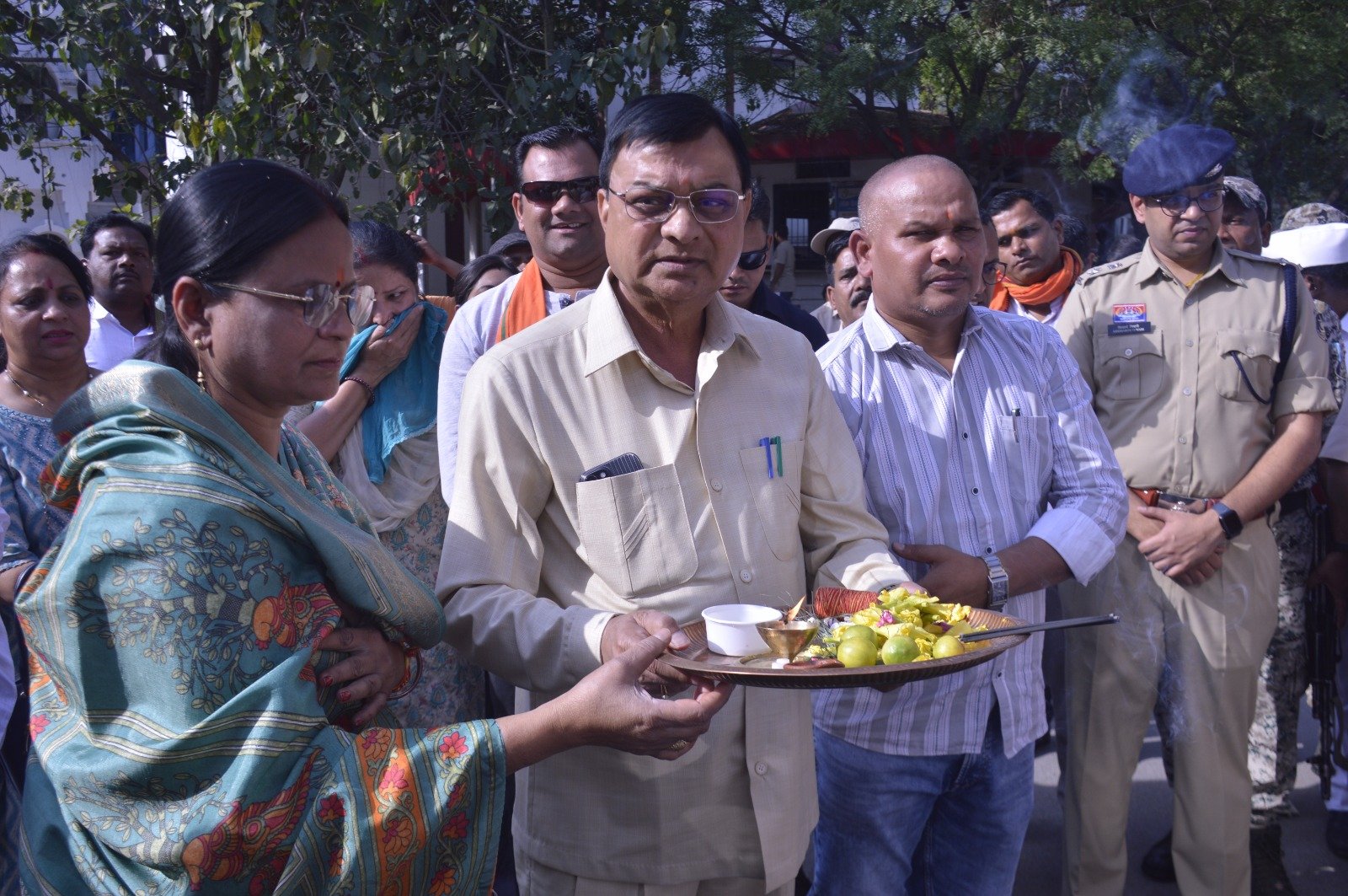 उद्योग एवं श्रम मंत्री श्री लखन लाल देवांगन ने दो नये अग्निशमन वाहन का किया लोकार्पण