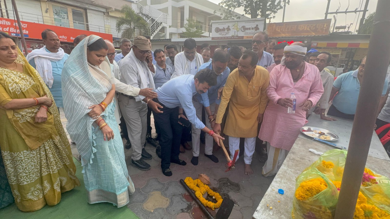 पीथमपुर के छत्रछाया कॉलोनी के मुख्य द्वार पर बनेगा यात्री  प्रतीक्षालय।