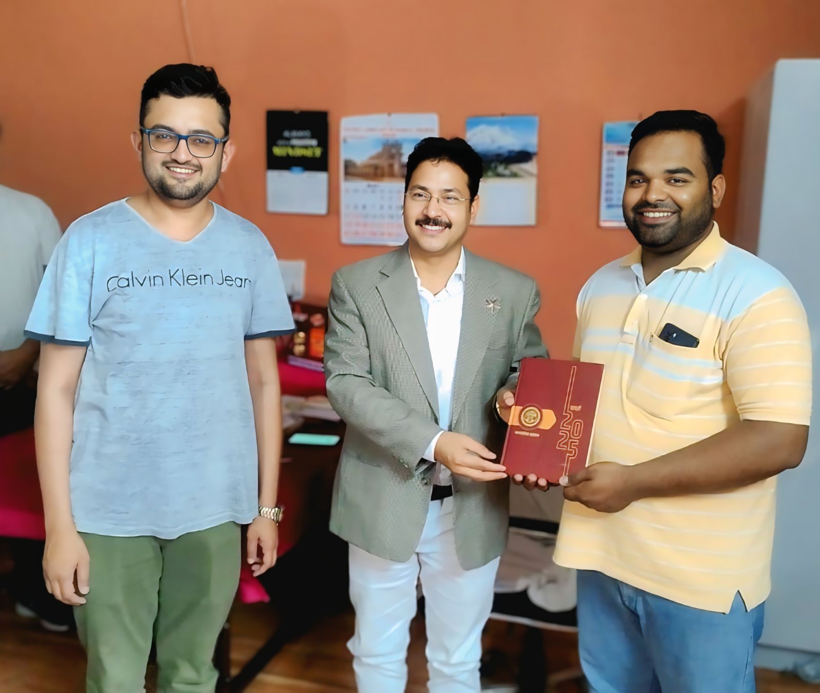 चाय पर चर्चा” के बहाने संवाद, सौहार्द और संवेदनाओं का संगम: देपालपुर में न्याय और पत्रकारिता के बीच ऐतिहासिक मुलाक़ात