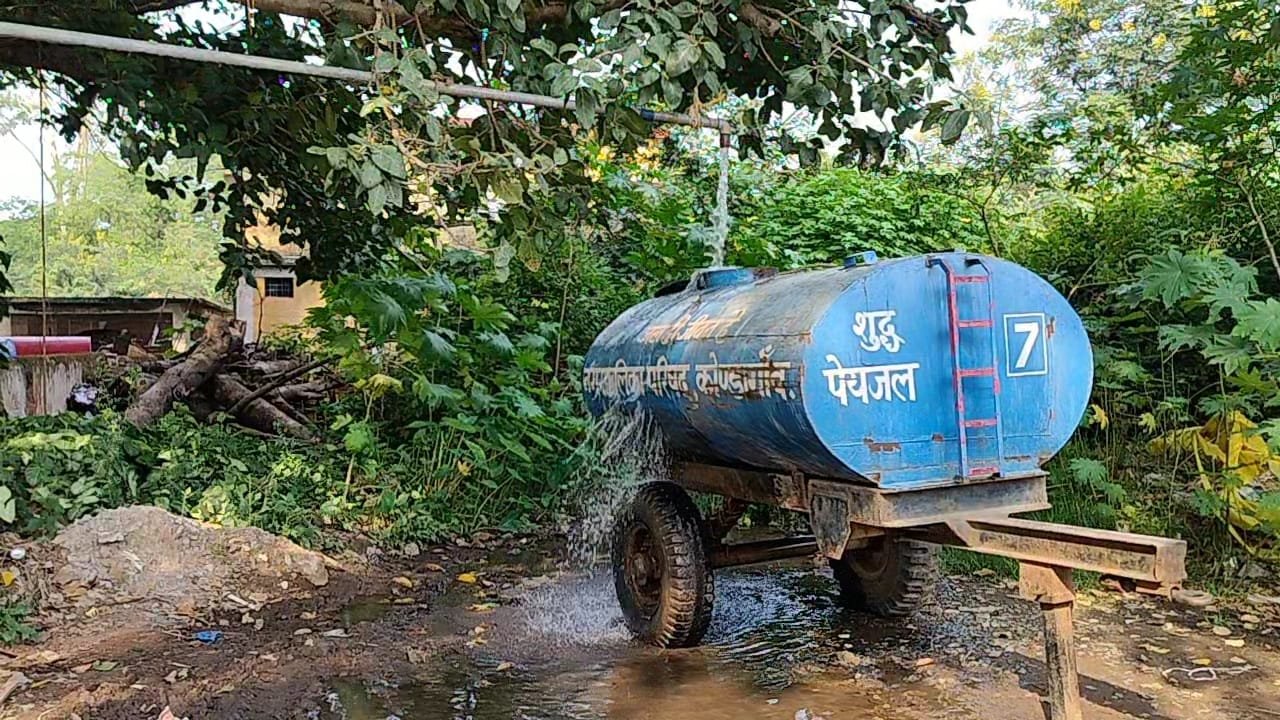 कोंडागांव नगर पालिका में पेयजल सप्लाई को लेकर कर्मचारियों की घोर लापरवाही, सैकड़ों लीटर पानी बहा – वीडियो वायरल
