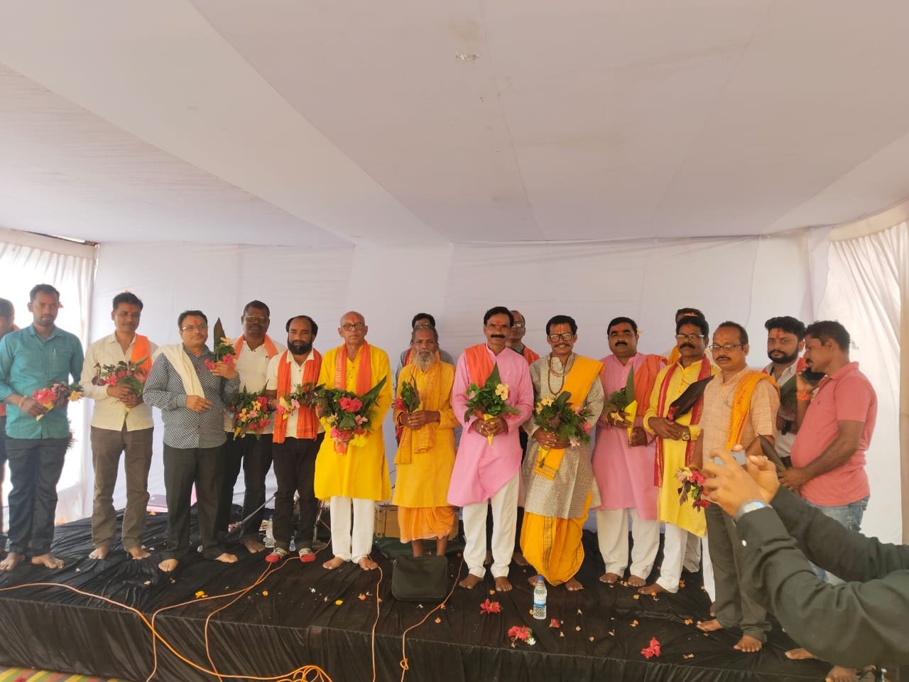 तुलसी मानस प्रतिष्ठान की जिला स्तरीय बैठक बफना में संपन्न, प्रदेश स्तरीय शपथ ग्रहण की तैयारी पर हुई चर्चा