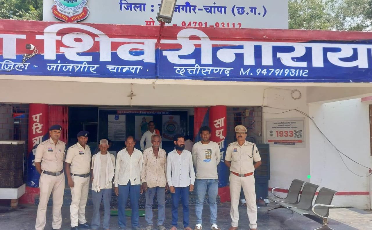 जांजगीर पुलिस का अपराधियों पर कसा शिकंजा: 34 फरार वारंटियों की गिरफ्तारी, 166 बदमाशों की हुई निगरानी