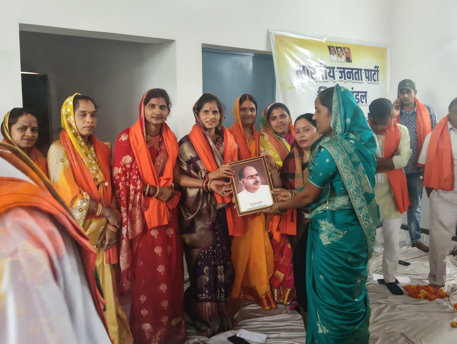 तिलई मंडल द्वारा आयोजित विकसित भारत के संकल्प से सिद्धि कार्यक्रम में शामिल हुई जिला पंचायत अध्यक्ष श्रीमती किरण रविन्द्र वैष्णव 