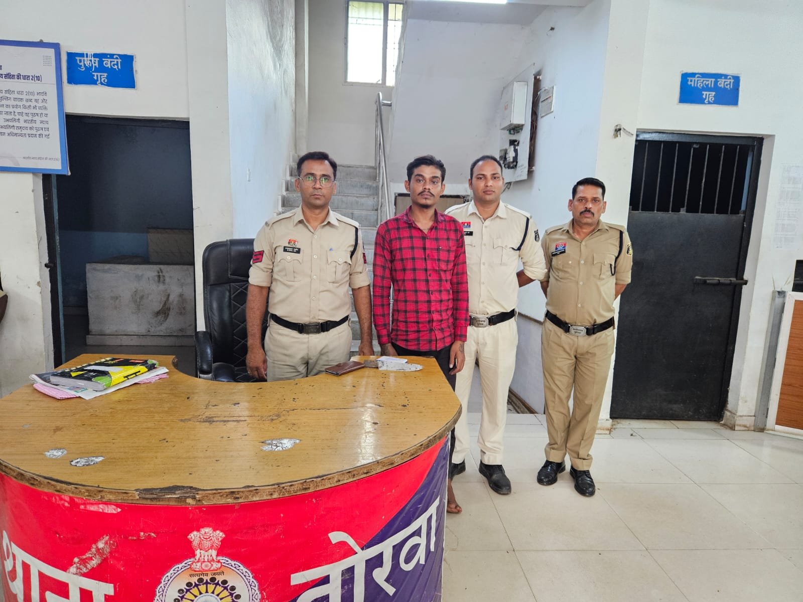 चाकू से हमला करने वाला आरोपी चढ़ा पुलिस के हत्थे, चार अभी भी फरार, तोरवा पुलिस की बड़ी कार्रवाई