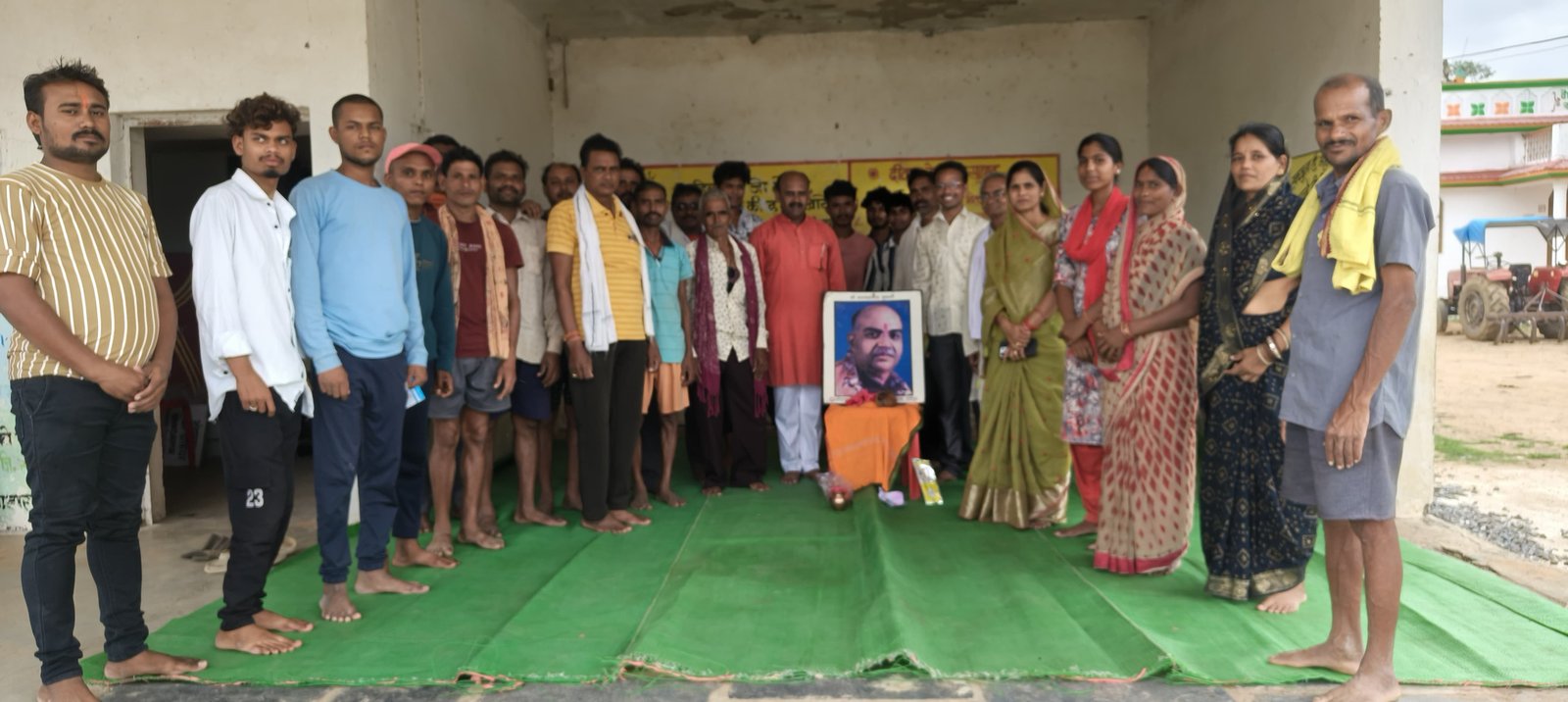 भंडारपुर बुथ में मनाया गया श्यामा प्रसाद मुखर्जी जी का बलिदान दिवस जिला पंचायत अध्यक्ष श्रीमती किरण वैष्णव हुई शामिल