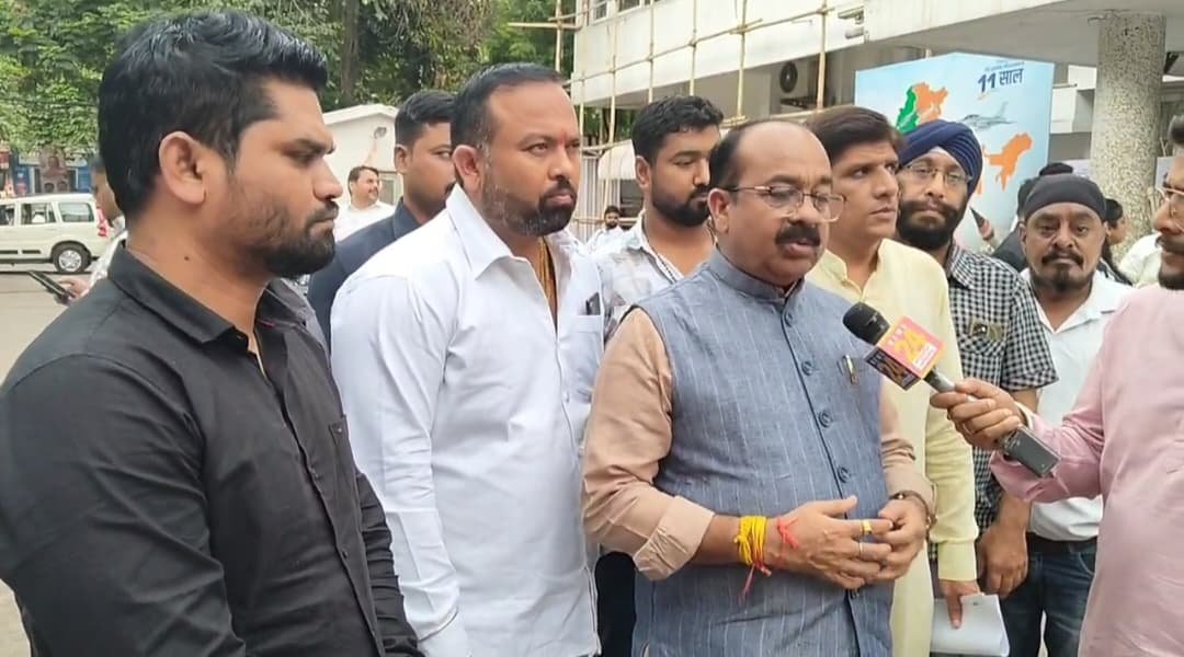 बांकीमोंगरा की ज्वलंत समस्याएं पहुंचीं उप मुख्यमंत्री तक, भाजयुमो प्रदेश कोषाध्यक्ष विकास झा ने की मुलाकात