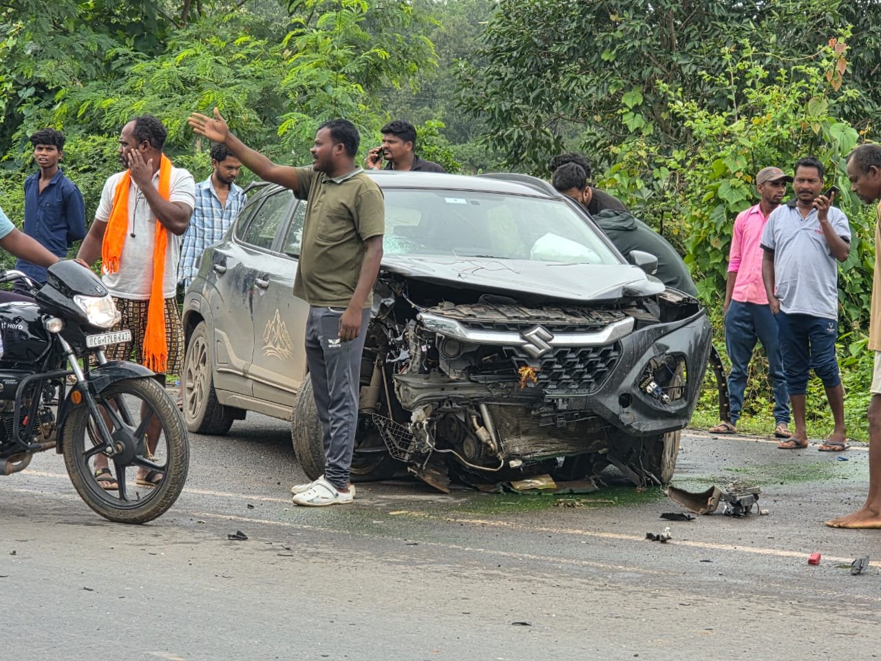 सुकुरपाल NH-30 पर भीषण सड़क हादसा: चाचा-भतीजा गंभीर रूप से घायल