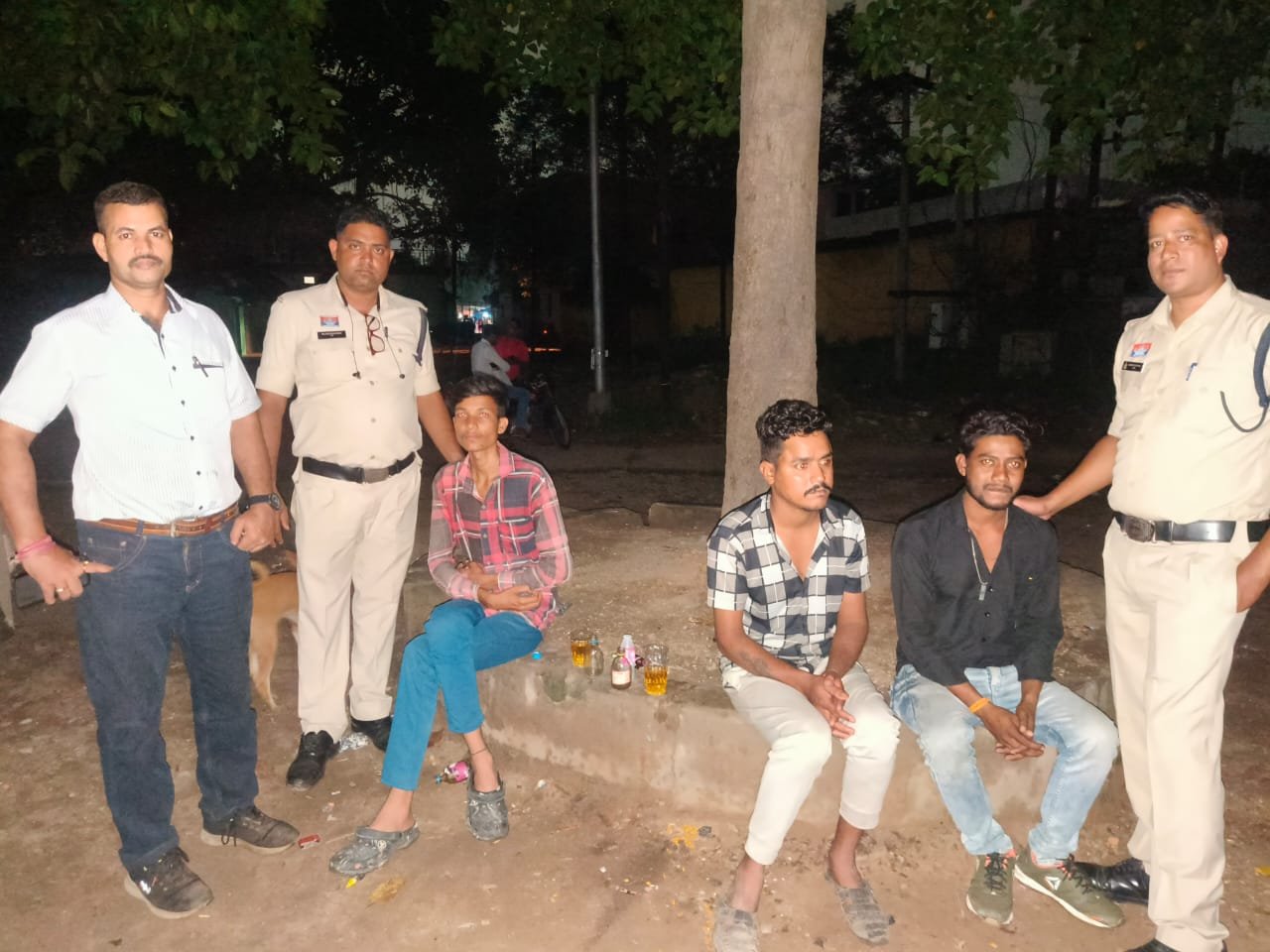 मानिकपुर में नशेड़ियों पर दो दिन की बड़ी कार्रवाई – 12 शराबियों पर आबकारी, 10 पर कोटपा एक्ट में केस