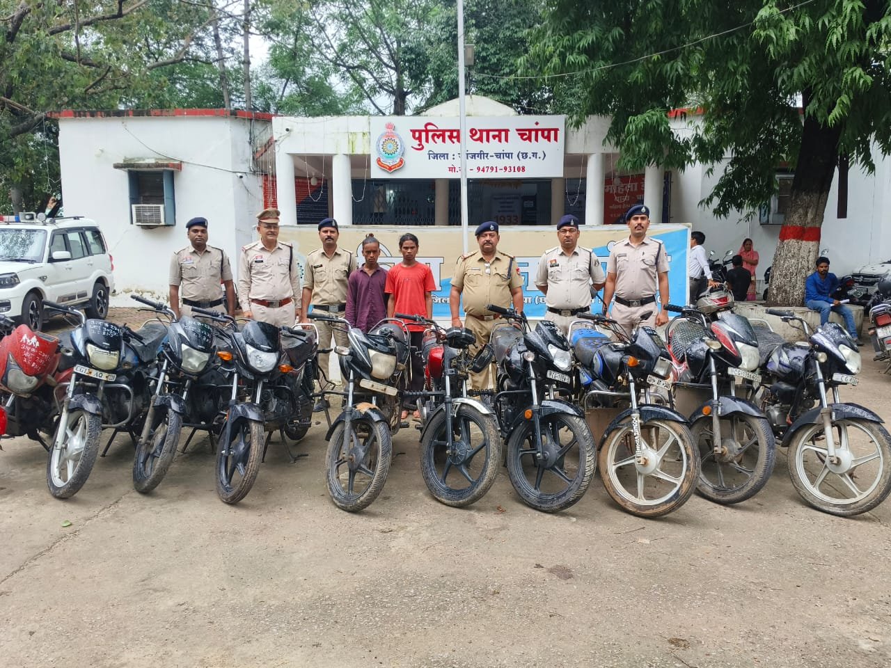 रेल्वे स्टेशन में सक्रिय अंतर-जिला बाइक चोर के गिरोह को पकड़ने में पुलिस को मिली बड़ी सफलता