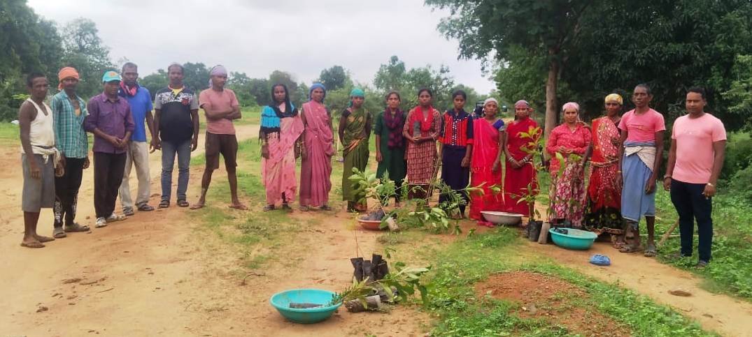 रोजगार दिवस में दी गई जल संरक्षण, मनरेगा एप की ग्रामीणों को जानकारी