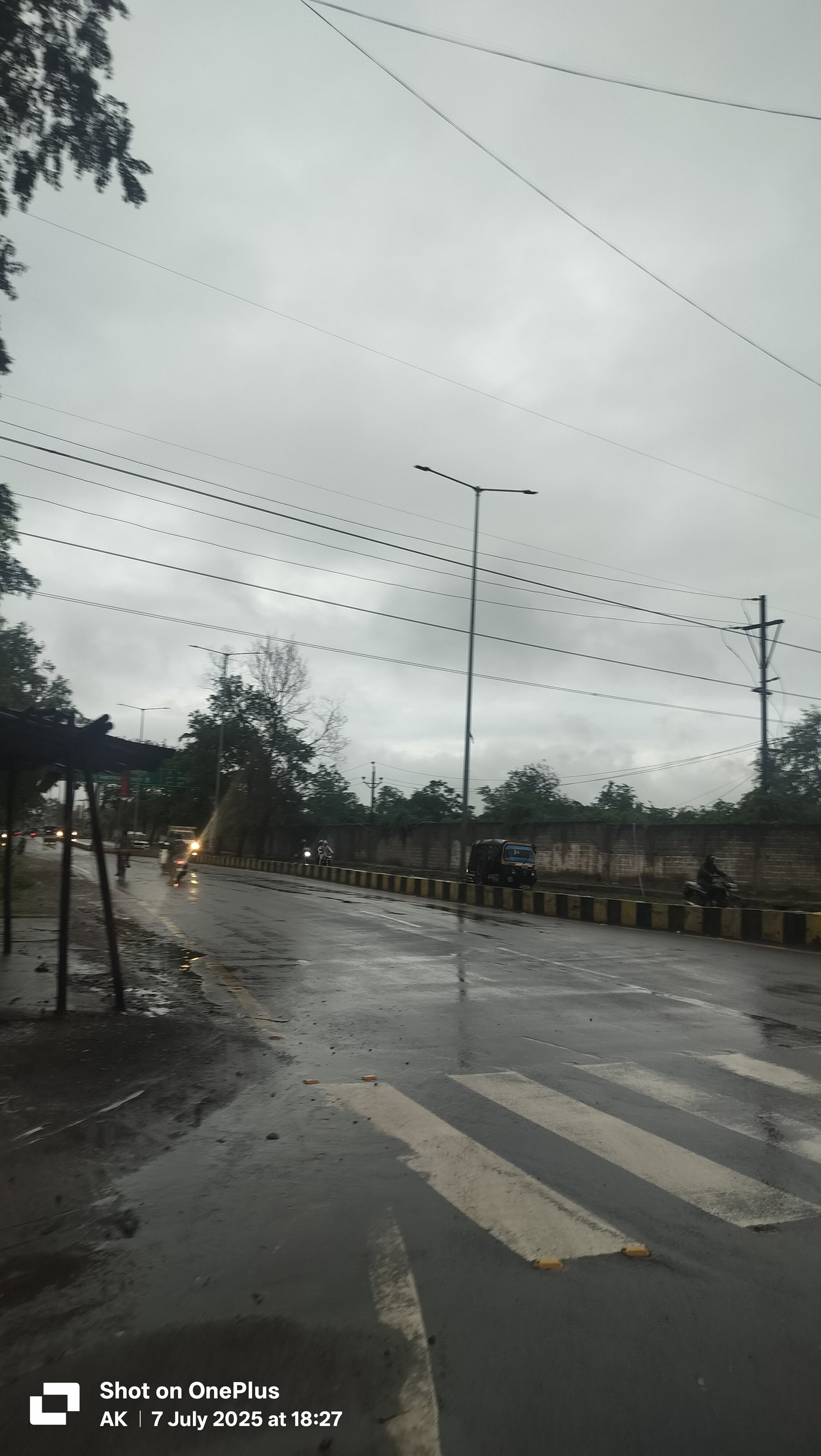 आज का मौसम: भारी बारिश की चेतावनी, प्रशासन अलर्ट पर