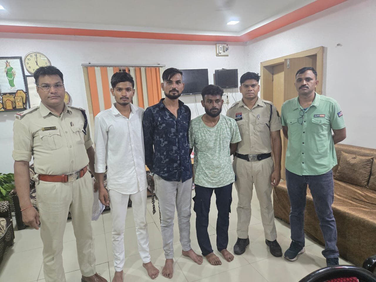 सामाजिक सौहाद्र बिगाडने का प्रयास करने वाले आरोपियों पर पुलिस का प्रहार