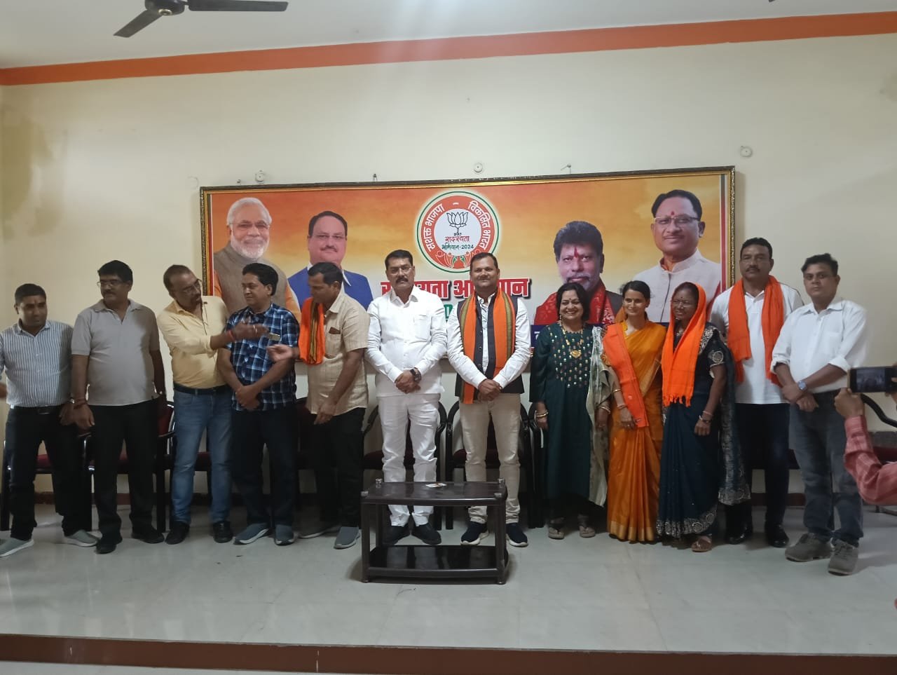 गुरुजनों का सम्मान, राष्ट्र निर्माण का संकल्प – भाजपा कोसाबाड़ी मंडल ने मनाई गुरु पूर्णिमा