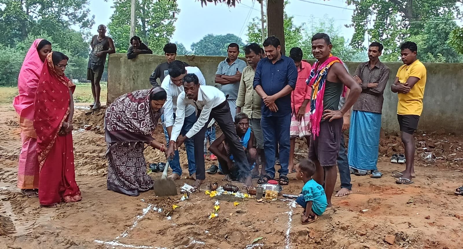 तौलीपाली में प्राथमिक शाला के नये भवन का भूमिपूजन, बरसात में नहीं होगी विद्यार्थियों को परेशानी