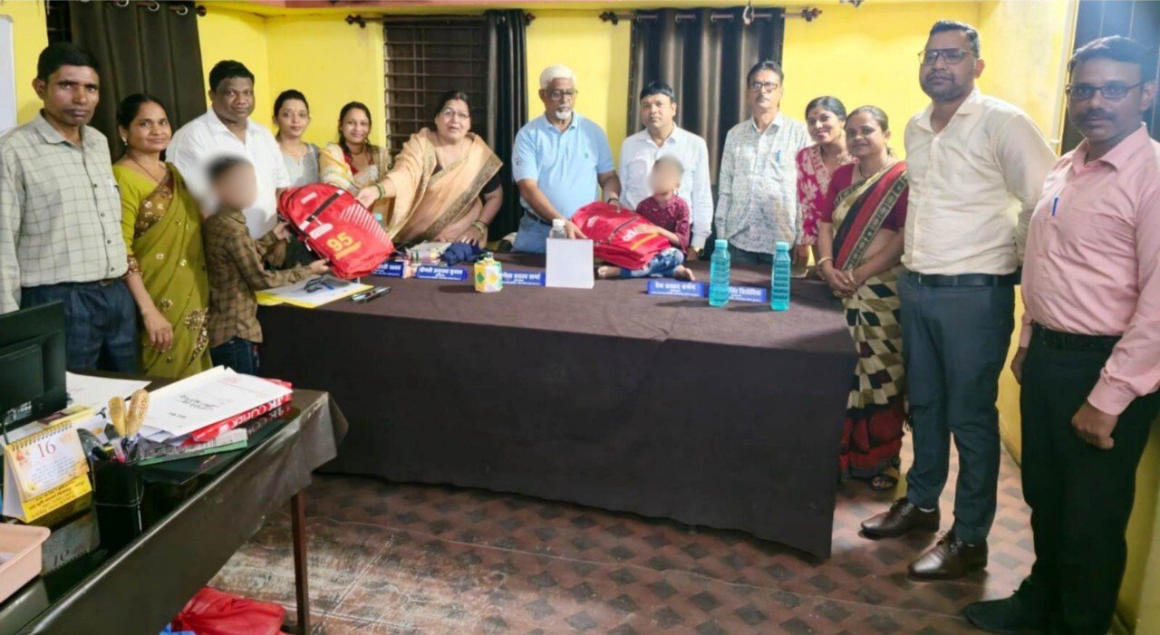 बाल देखरेख संस्था में निवासरत बालकों को मिला परिवार