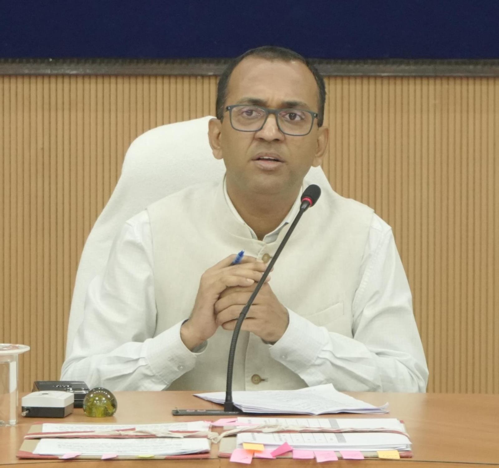 आईटी कॉलेज कोरबा के संचालन में उद्योग निभाएं भागीदारी– कलेक्टर अजीत वसंत