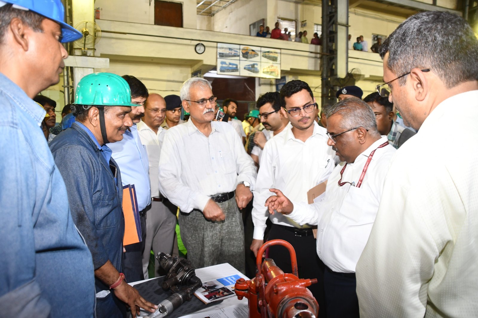 महाप्रबंधक तरुण प्रकाश ने किया रायपुर लोको शेड का निरीक्षण, अत्याधुनिक तकनीकों से लैस नए भवनों का शुभारंभ