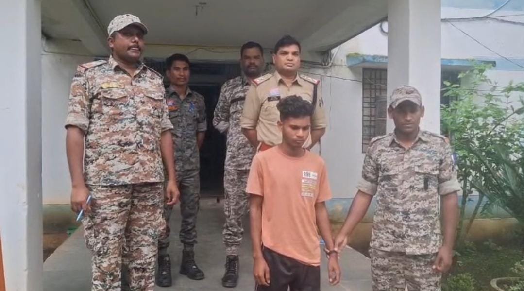 नाबालिग का अपहरण कर बलात्कार करने वाले आरोपी और उसके साथी को फरसगांव पुलिस ने किया गिरफ्तार