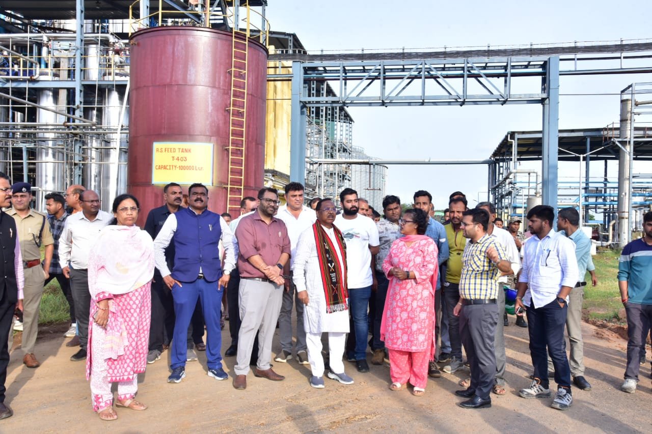 मंत्री रामविचार नेताम ने किया मक्का प्रसंस्करण इकाई का निरीक्षण, इथेनॉल संयंत्र को जल्द शुरू करने के दिए निर्देश
