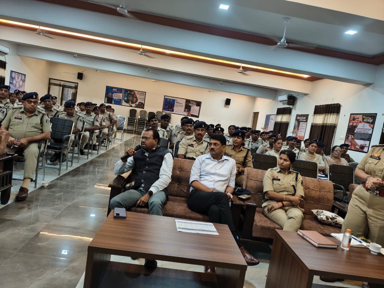 ई-समन ऐप से न्यायिक प्रक्रिया में डिजिटल क्रांति बिलासपुर पुलिस और न्यायिक अधिकारियों को दिया गया प्रशिक्षण