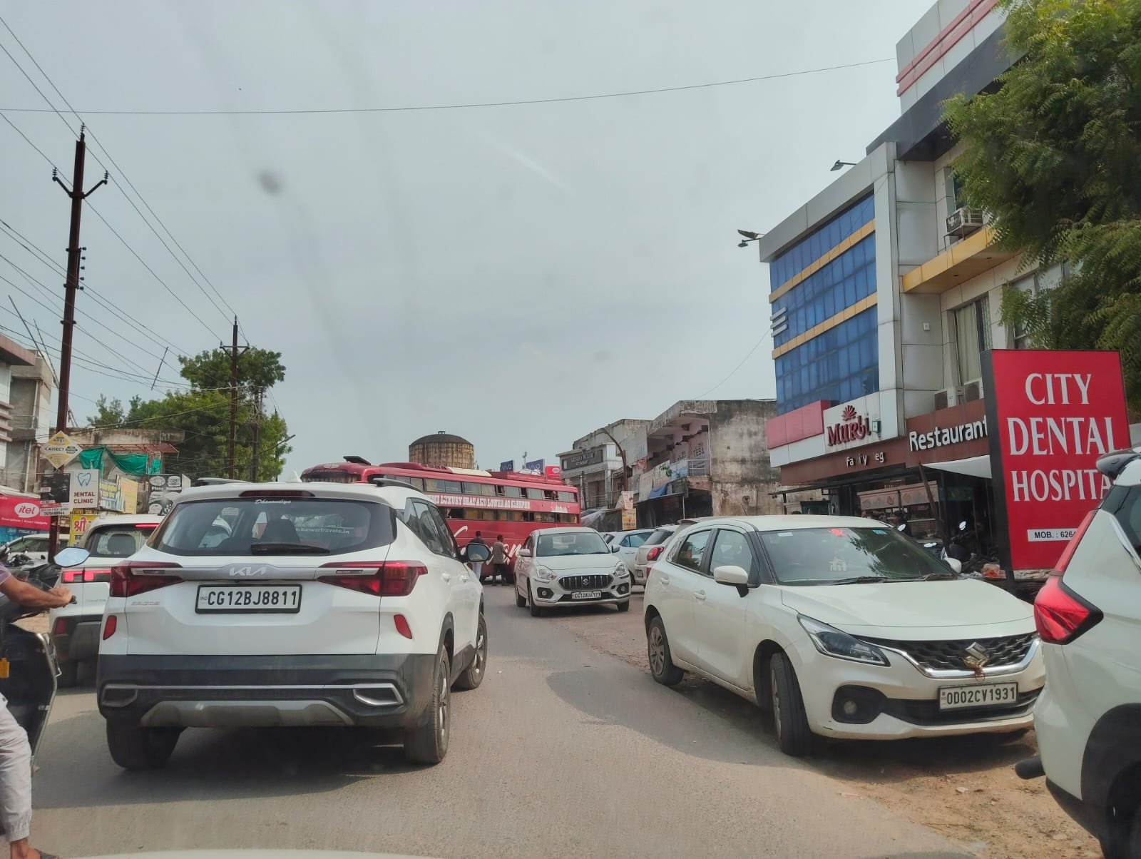 कटघोरा में सड़क नहीं, जाम का संकट मुरली होटल बना अव्यवस्था का केंद्र,आदेश निष्क्रिय, जनता परेशान