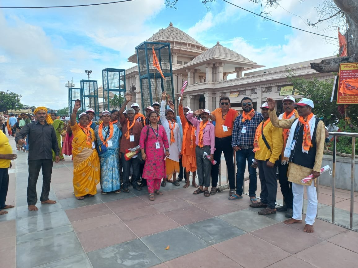 जिला कोंडागांव से 51 श्रद्धालुओं ने किए श्री रामलला के दर्शन, छत्तीसगढ़ सरकार की योजना से मिला निःशुल्क लाभ