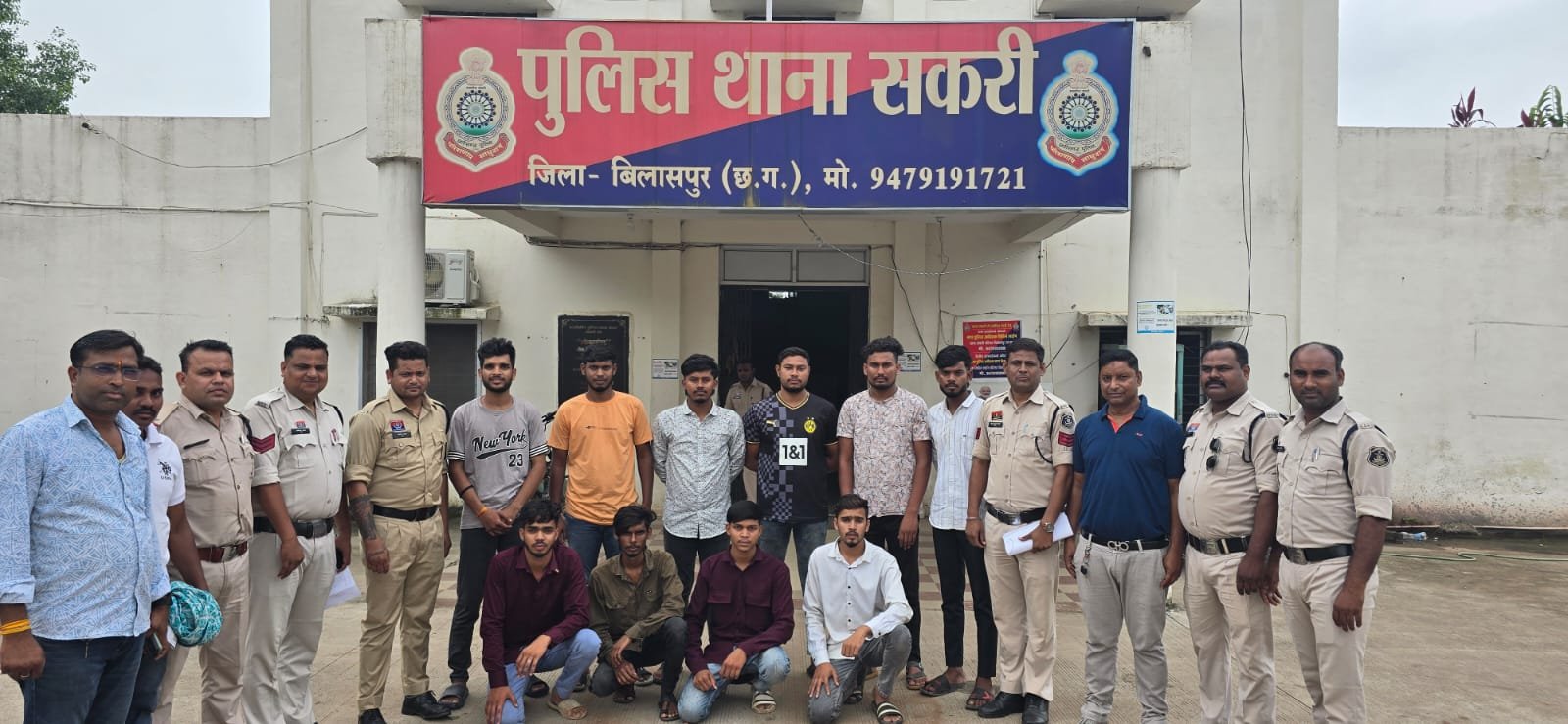 सड़क जाम कर बर्थडे पार्टी मनाने वाले 10 युवक गिरफ्तार, बुलेट मोटरसाइकिल जब्त