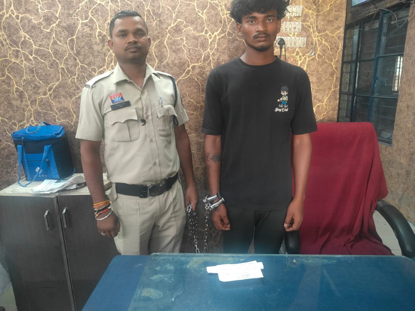 दोस्त पर जानलेवा हमला करने वाला आरोपी गोवर्धन गिरफ्तार, चाकू बरामद