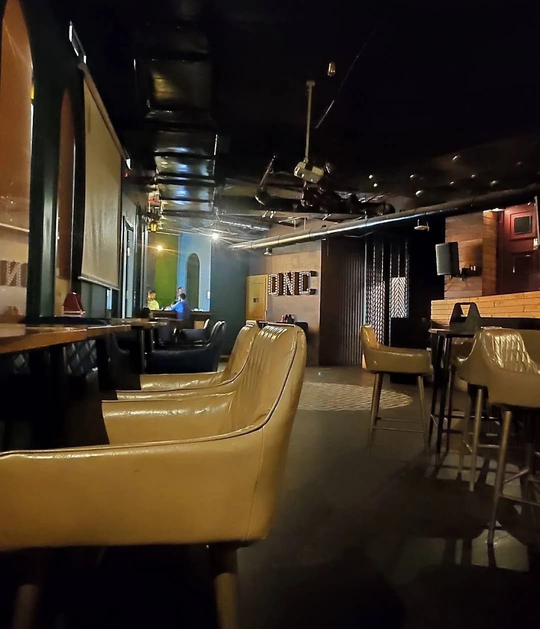 पार्सल में शराब बेचते पकड़ा गया वन नाईट क्लब, टी.पी. नगर 25 हजार का जुर्माना ठोका