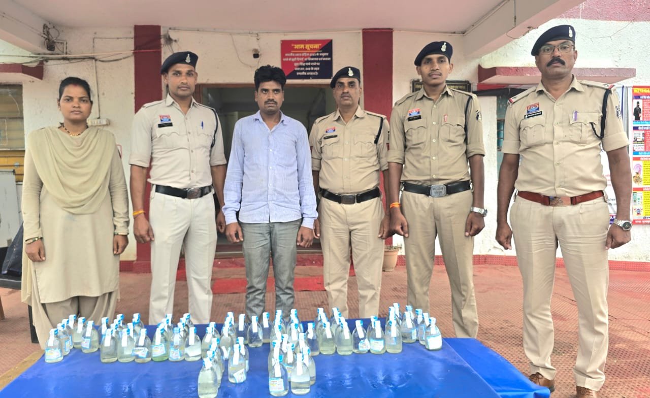 मुलमुला पुलिस की अवैध शराब बिक्री पर ताबड़तोड़ कार्यवाही 76 पाव देशी प्लेन शराब के साथ आरोपी गिरफ्तार...