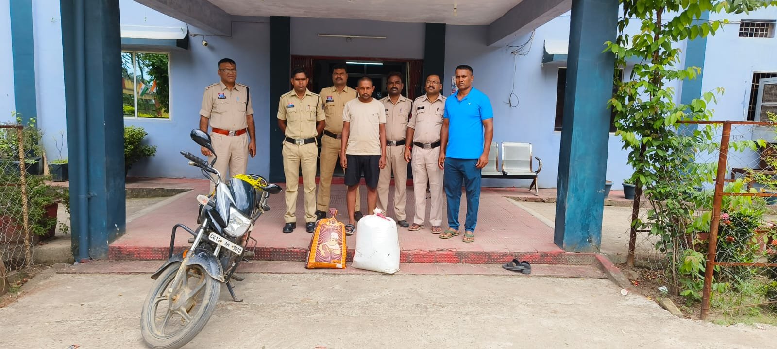 कोरबा पुलिस की बड़ी कार्यवाही , 24 घंटे में 165 लीटर अवैध शराब जप्त, 4 आरोपी गिरफ्तार