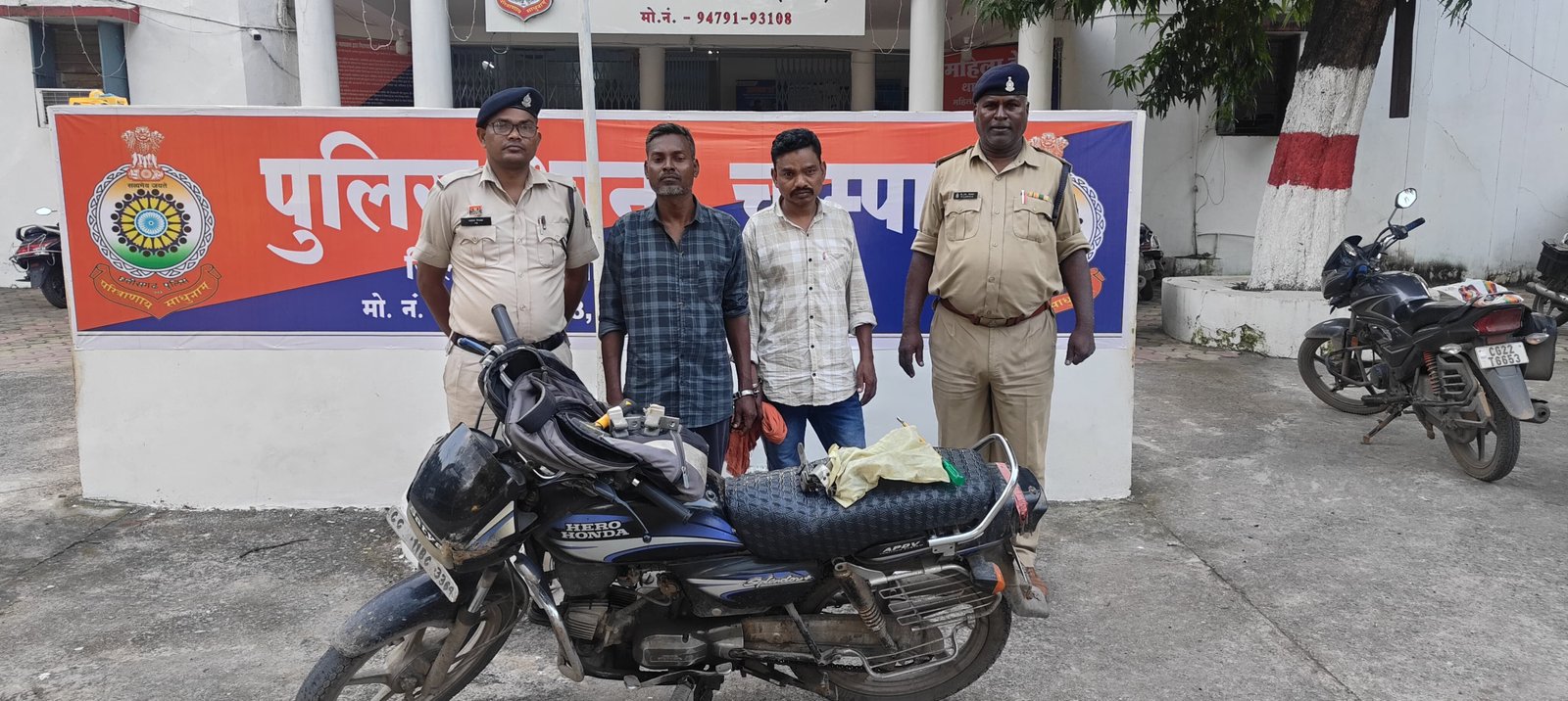 ट्रांसफार्मर से कॉपर पार्ट्स चोरी करने वाले दो आरोपी गिरफ्तार, चांपा पुलिस की त्वरित कार्रवाई