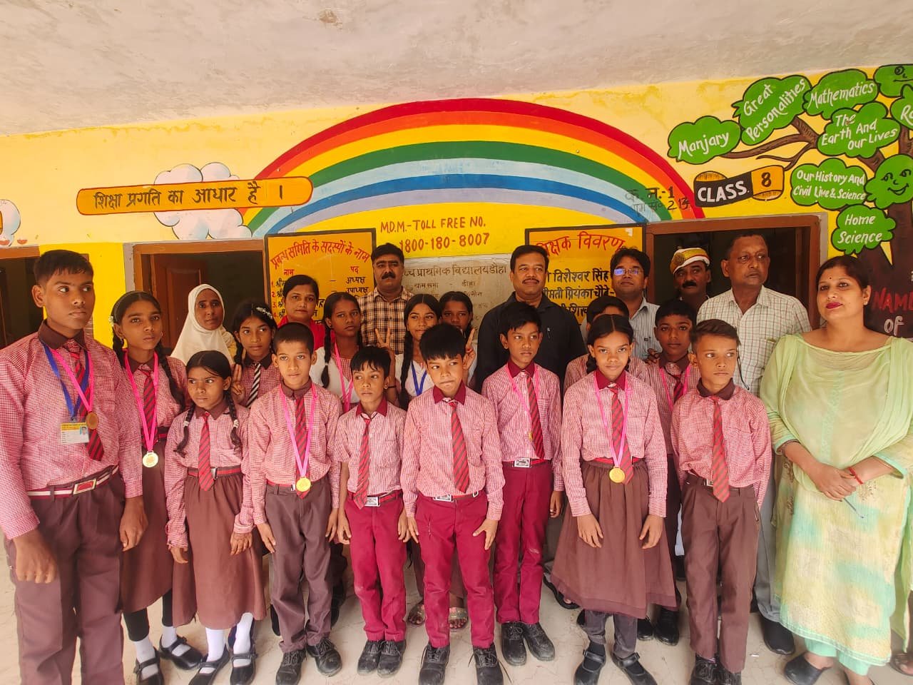 सीडीओ ने परिषदीय विद्यालयों का किया निरीक्षण  विद्यालयों की शिक्षा गुणवत्ता व साफ-सफाई पायी गयी उत्कृष्ट