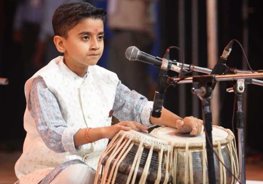 कोरबा के बाल कलाकार ने चक्रधर समारोह में बिखेरा जलवा