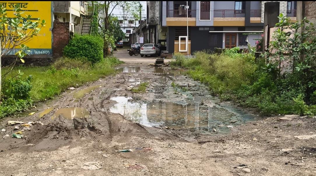 तिलक नगर में रास्ता खुलने के बाद अब सड़क व नाली निर्माण की उठी मांग,जल्द होगा समाधान 