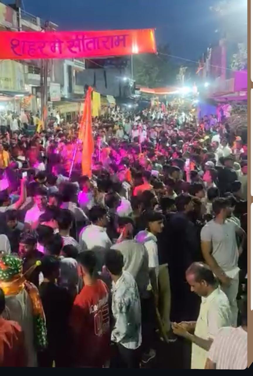 सागौर में डोल ग्यारस पर भव्य अखाड़ा – कलाकारों के करतबों ने मोहा मन, पुष्पवर्षा से गूंजे मार्ग