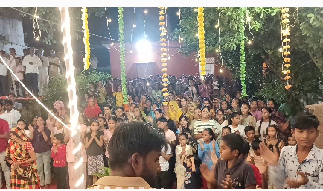  श्री अवध बिहारी जू मंदिर प्रांगण में नवमे दिवस पर गणपति को चढ़ाया गया छप्पन भोग का प्रसाद