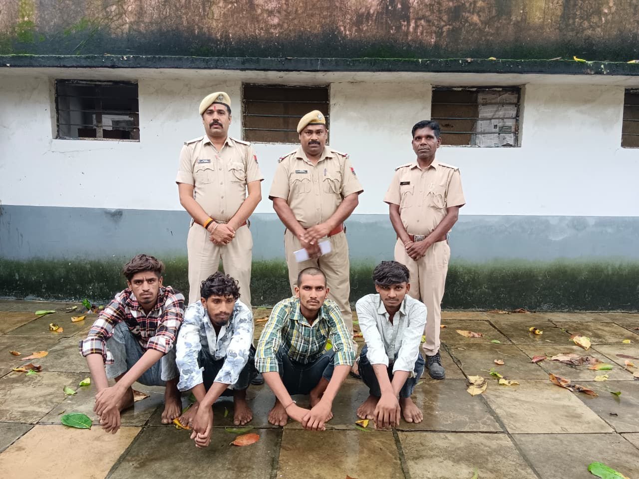 सालमगढ़ पुलिस ने धमकी व आत्महत्या के लिए उकसाने के मामले में चार आरोपी दबोचे, मोटरसाइकिल जब्त
